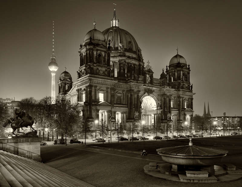 Berliner Dom bei Nacht