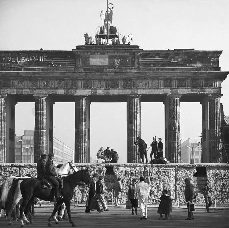 Brandenburger Tor mit Mauer 1990