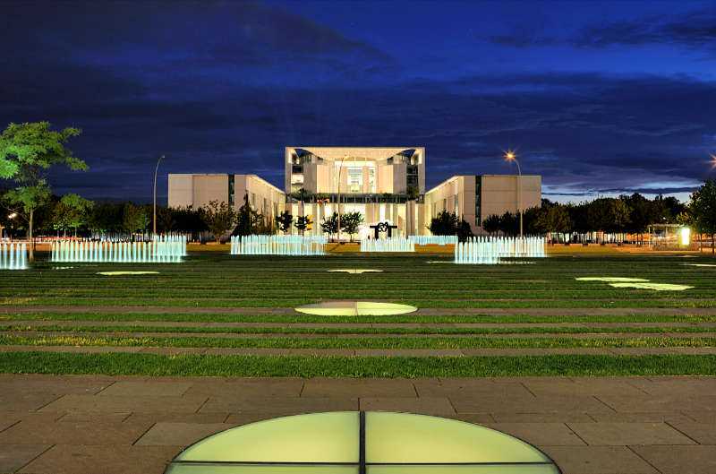 Bundeskanzleramt bei Nacht